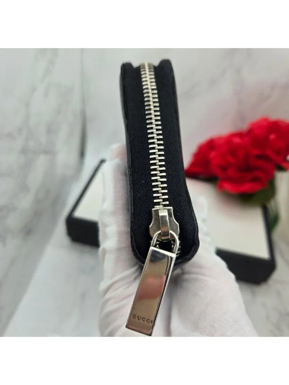 Gucci color black